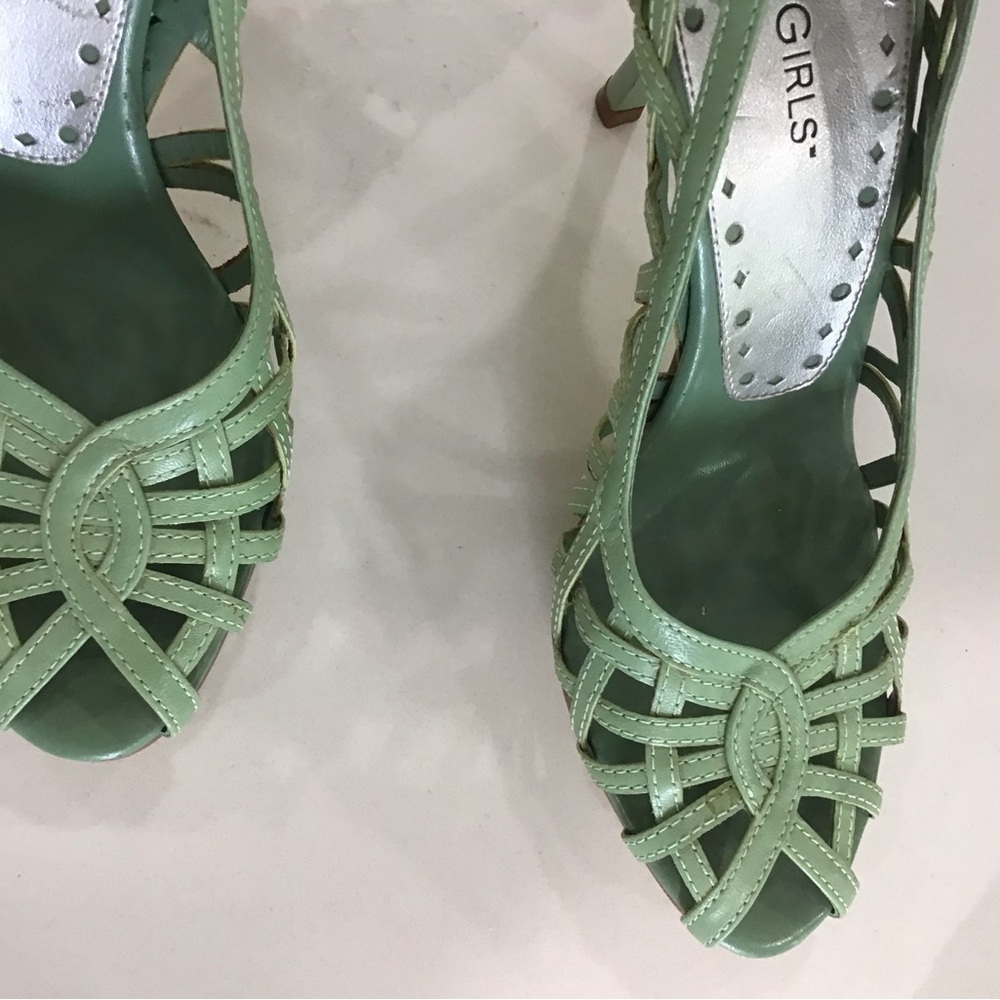 BCBGirls Green Lattice Peep Toe sz. 5.5 - Picture 5 of 7